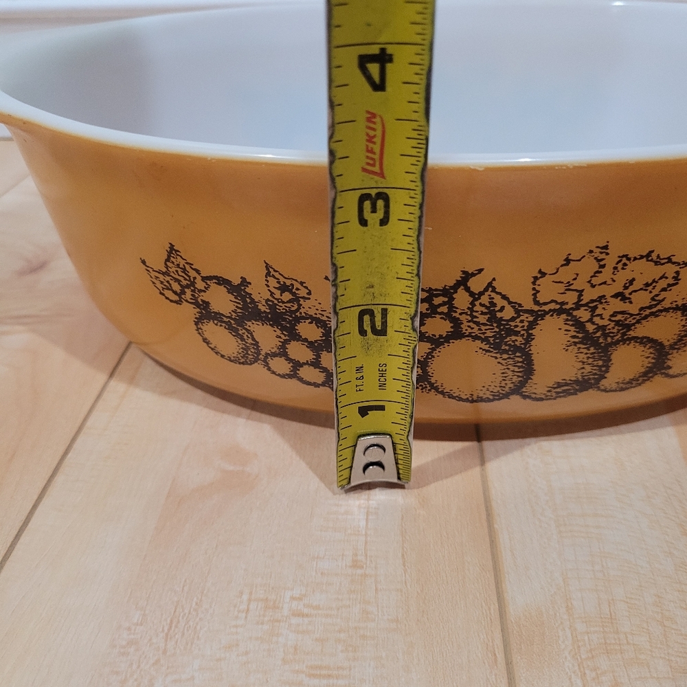 Vintage Pyrex Old Orchard 2 1/2 Qt casserole dish - Picture 8 of 8